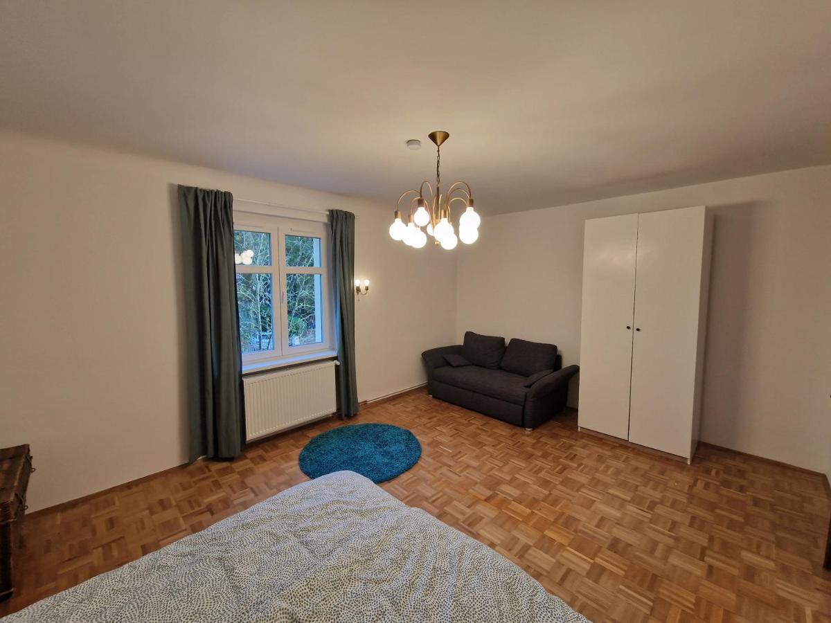 Geraeumige Und Zentrale Ferienwohnung Stahnsdorf Exterior foto